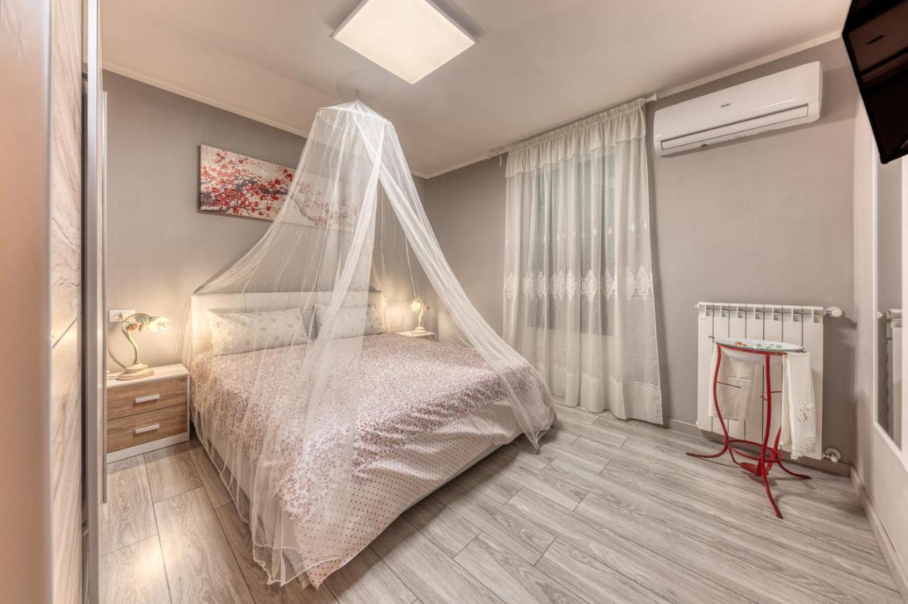 Casa Camelie Lägenhet Genua Exteriör bild
